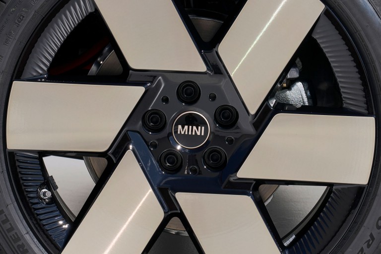 MINI Sustainability – secondary aluminium – wheels1