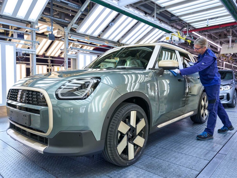 MINI Sustainability – All-electric MINI Countryman – Leipzig production line